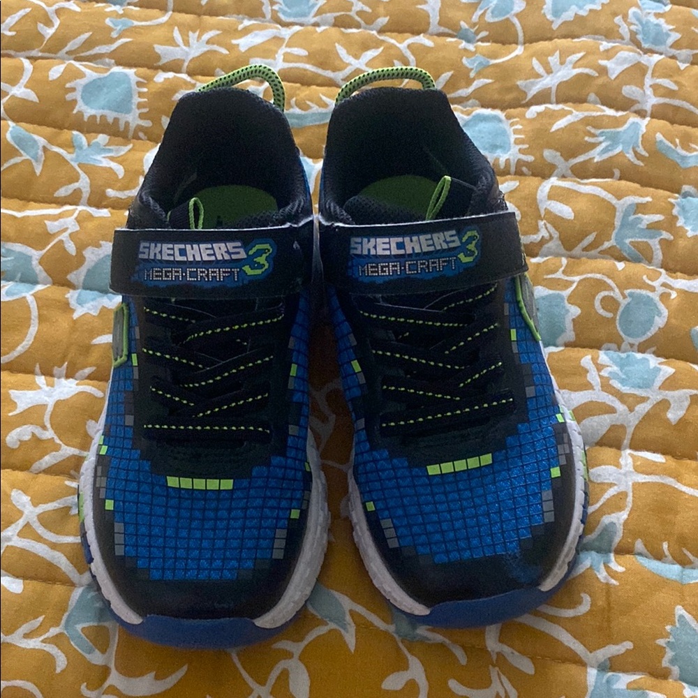 Skechers Blue and Green Sneakers with Breathable Mesh